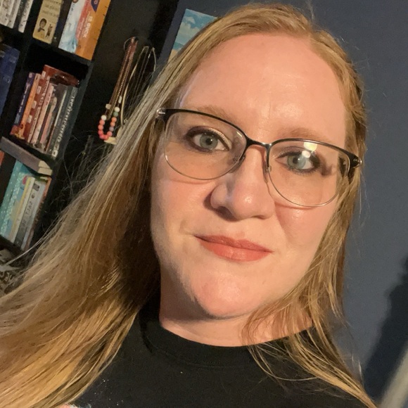 Meet your Posher, Julie - Picture 3 of 5